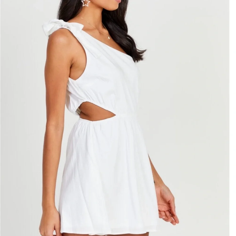 Altar'd State White One-Shoulder Mini Sundress Women’s Size Small‎